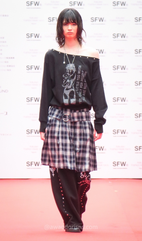 A model walking on SFW Street Runway 'Seoul Mix' Shibuya x Seoul ft. Shinsegae Hyper Ground at  Shibuya Music Scramble 2025 渋谷音楽祭 in Shibuya Tokyo