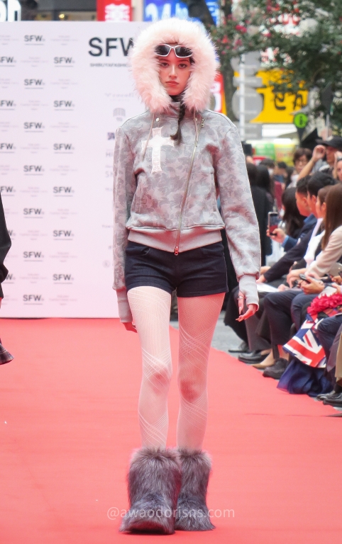A model walking on SFW Street Runway 'Seoul Mix' Shibuya x Seoul ft. Shinsegae Hyper Ground at Shibuya Music Scramble 2025 渋谷音楽祭 in Shibuya Tokyo