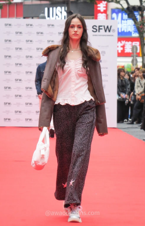 A model walking on SFW Street Runway 'Seoul Mix' Shibuya x Seoul ft. Shinsegae Hyper Ground at  Shibuya Music Scramble 2025 渋谷音楽祭 in Shibuya Tokyo
