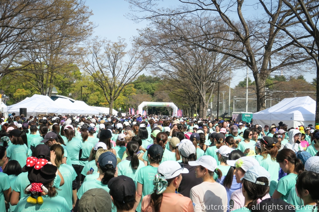 Huge crowds of runners at the finishing point of Shibuya-OmoteSando Womens Run 2026 in the Yoyogi-Park