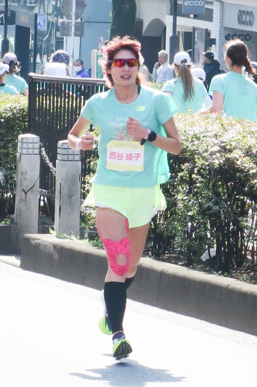 Ayako Nishitaniho 西谷綾子, keeps up with her pace in the second group on the Omotesando upper stretch at Shibuya-OmoteSando Womens Run 2026 #渋谷表参道ウィメンズラン